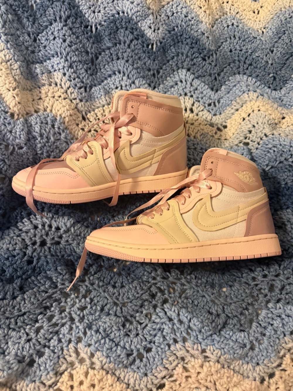 Nike Women's Sneakers in Pink and Cream